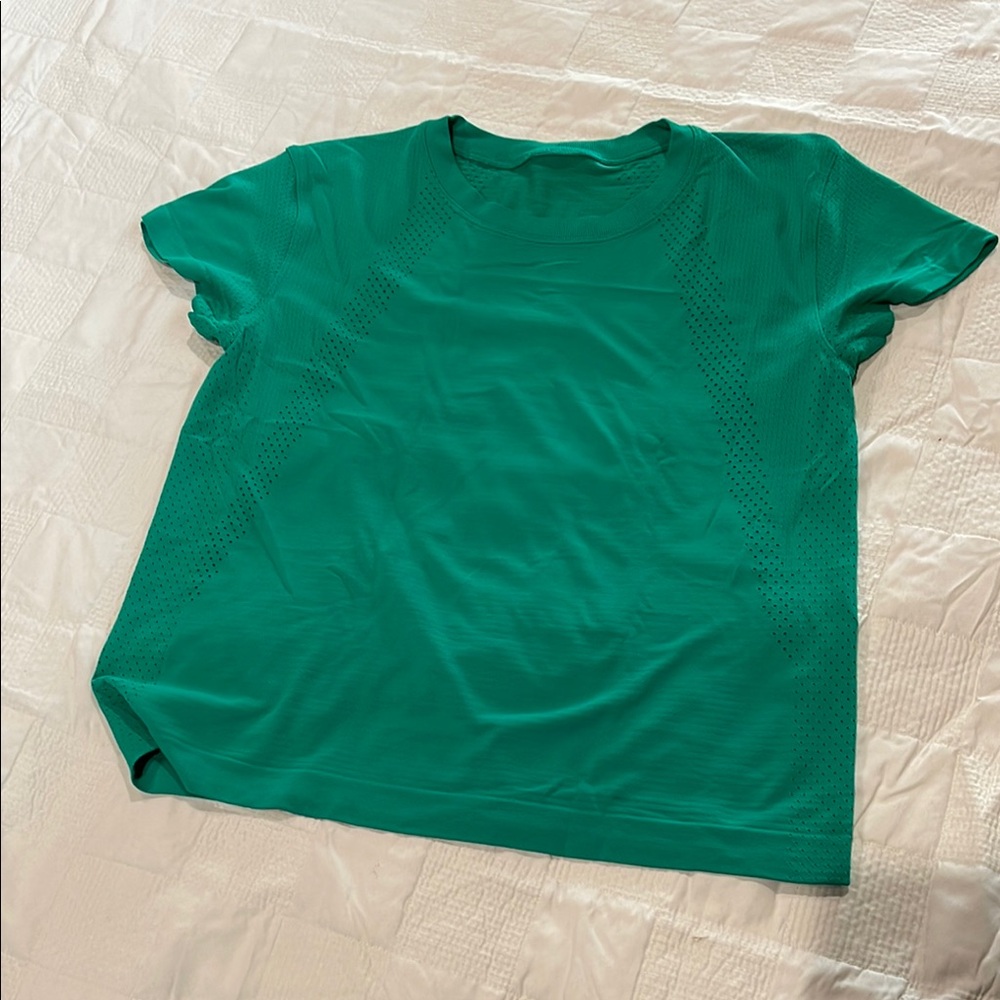 Lululemon Green loose fit Crew Neck Short Sleeve Tee